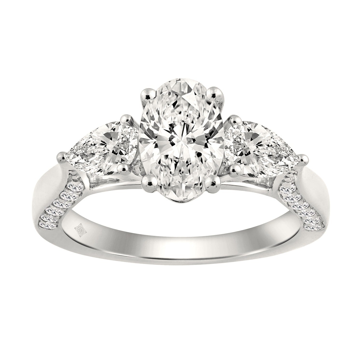 Oval Ring in White Gold (Oval Cut) | Diavlia